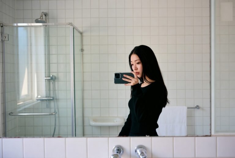 Japanese Women Soft Knit Top Outfits: 3 Minimal & Elegant Looks 2026! 24 japanese women soft knit top outfits