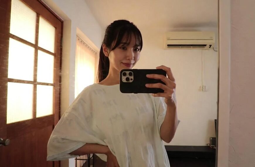 japanese women casual coffee date outfits