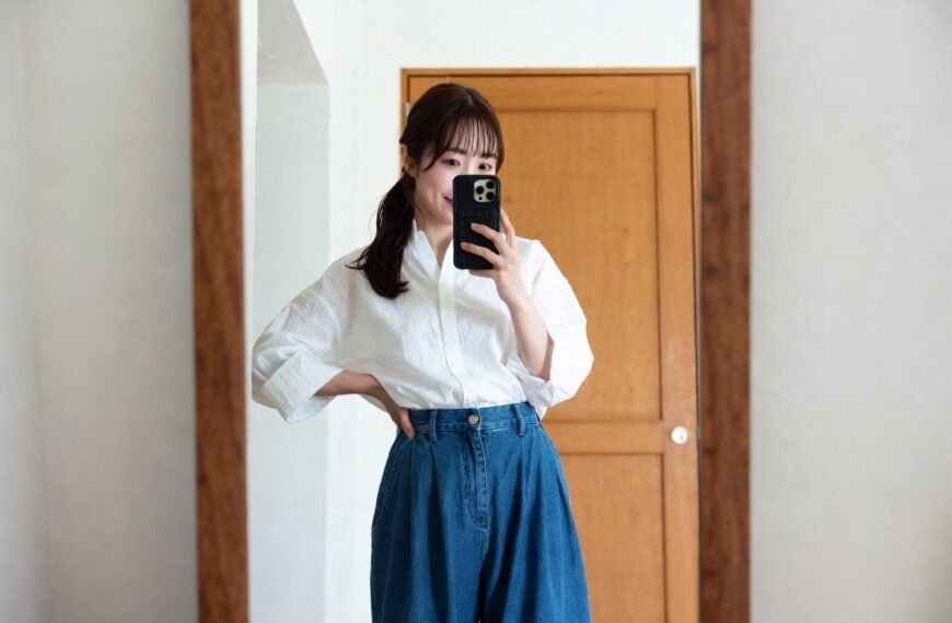 japanese women monochrome outfits