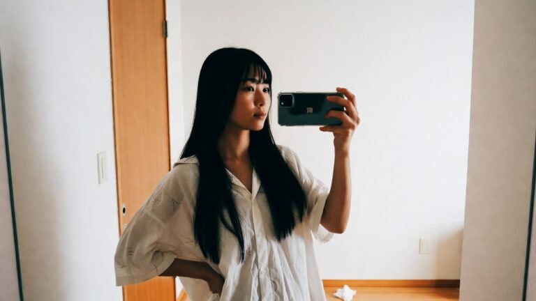 japanese women relaxed weekend outfits