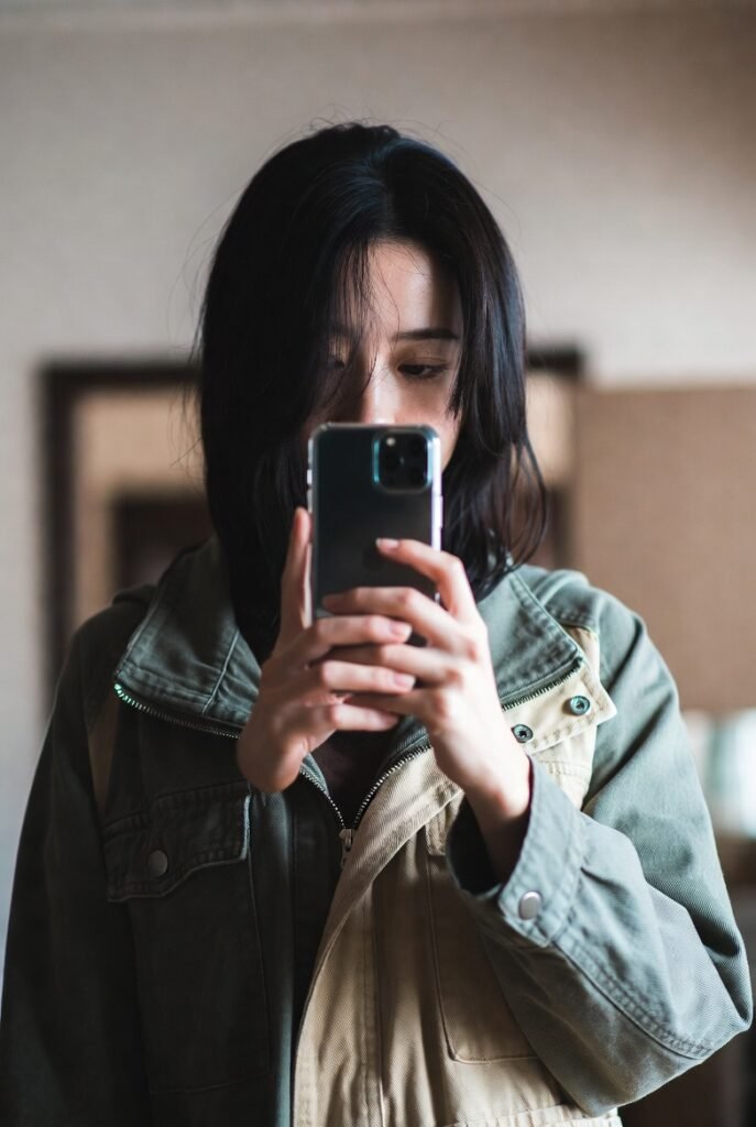 japanese women cropped jacket outfits