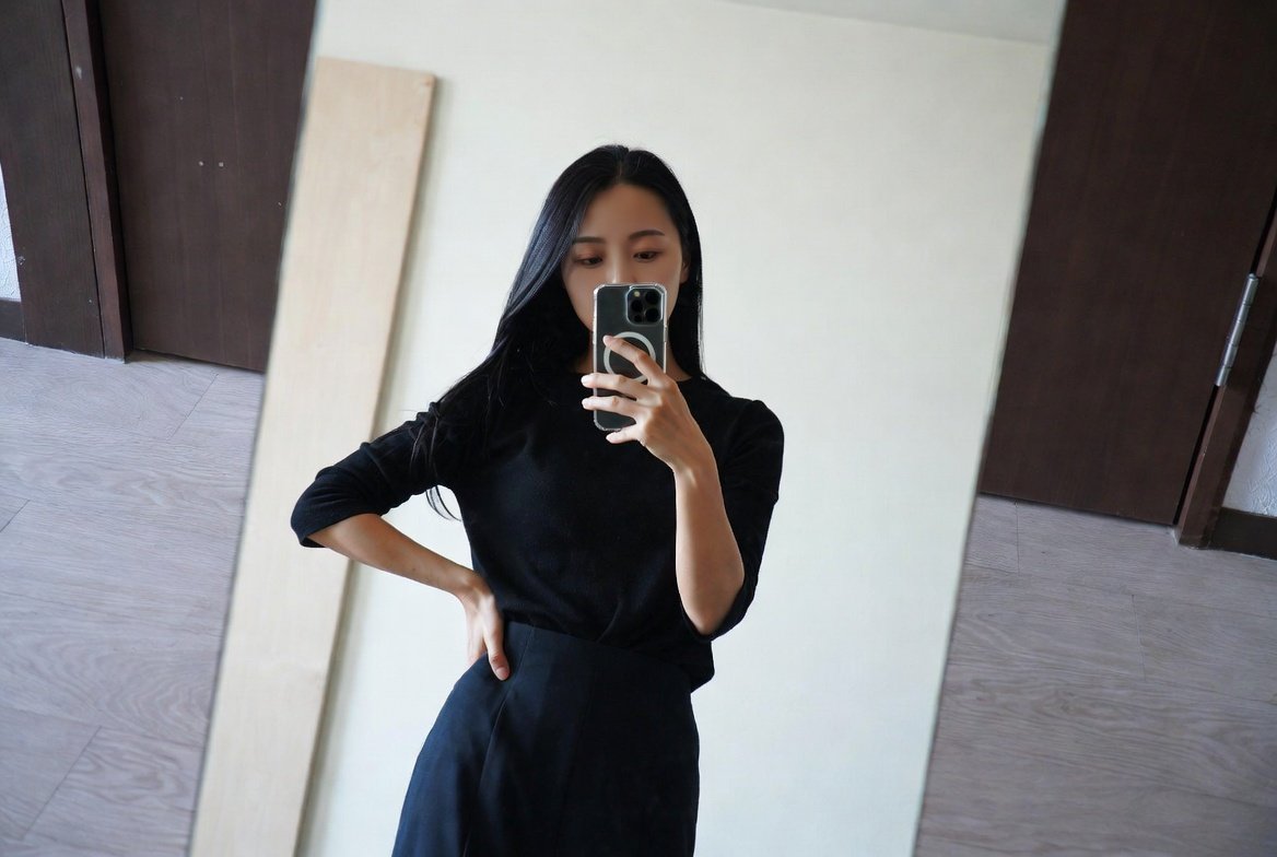 japanese women knit vest outfits