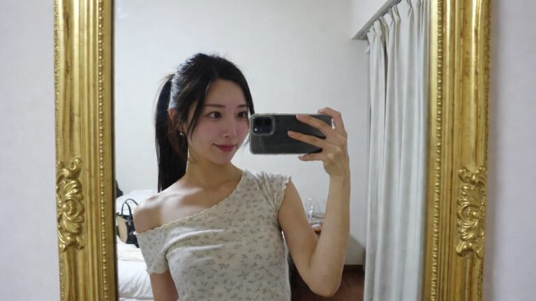 japanese women spring pastel outfits