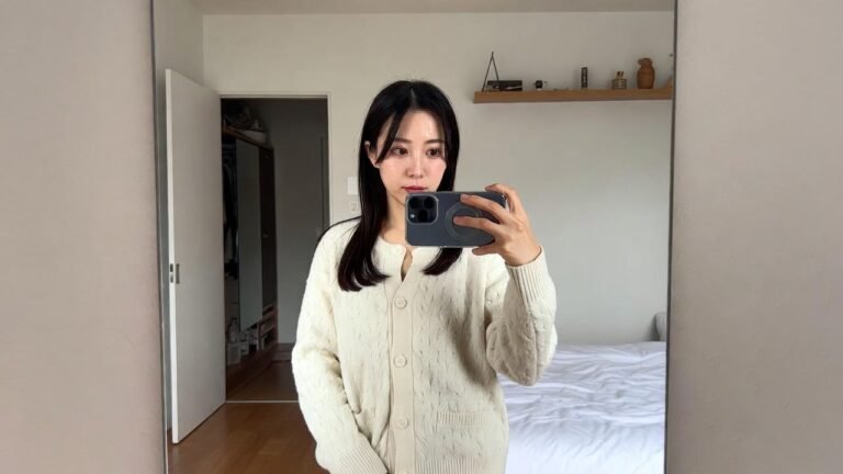 japanese women soft neutral outfits