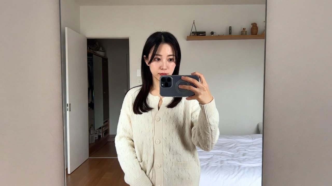 japanese women soft neutral outfits