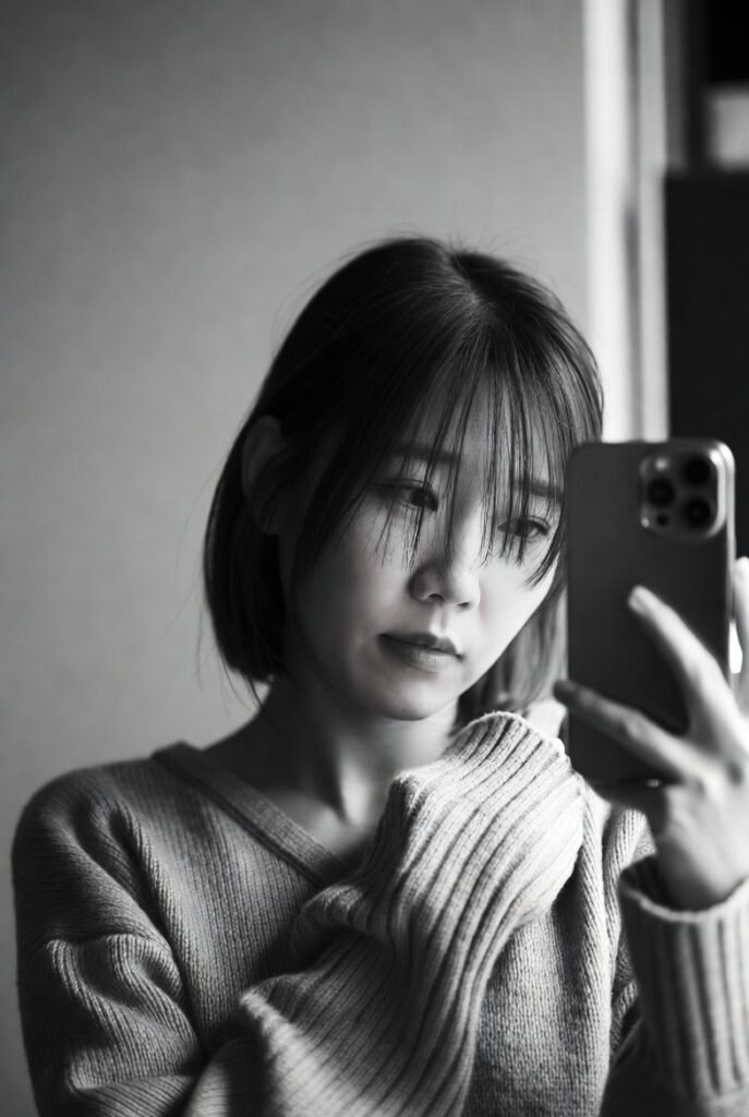 japanese women turtleneck outfits