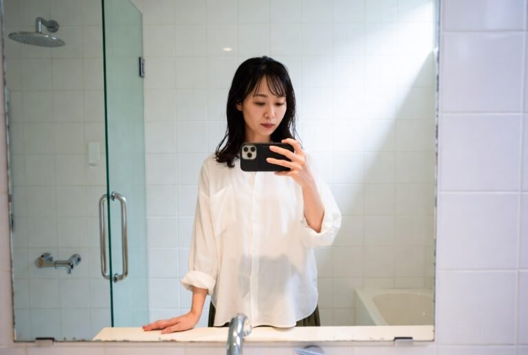 japanese women casual layering outfits