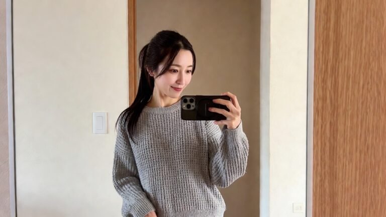 japanese women lightweight knit outfits